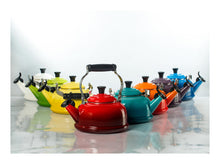 Load image into Gallery viewer, Le Creuset Classic Whistling Kettle