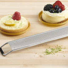 Load image into Gallery viewer, CatCora Etched Grater Zester With Cover