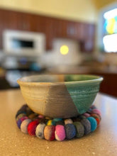 Load image into Gallery viewer, Marbled Multi-color Felt Ball Trivet