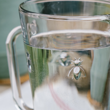 Load image into Gallery viewer, Bee Pitcher