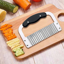 Load image into Gallery viewer, HIC Kitchen Crinkle-Cut Wave Slicer
